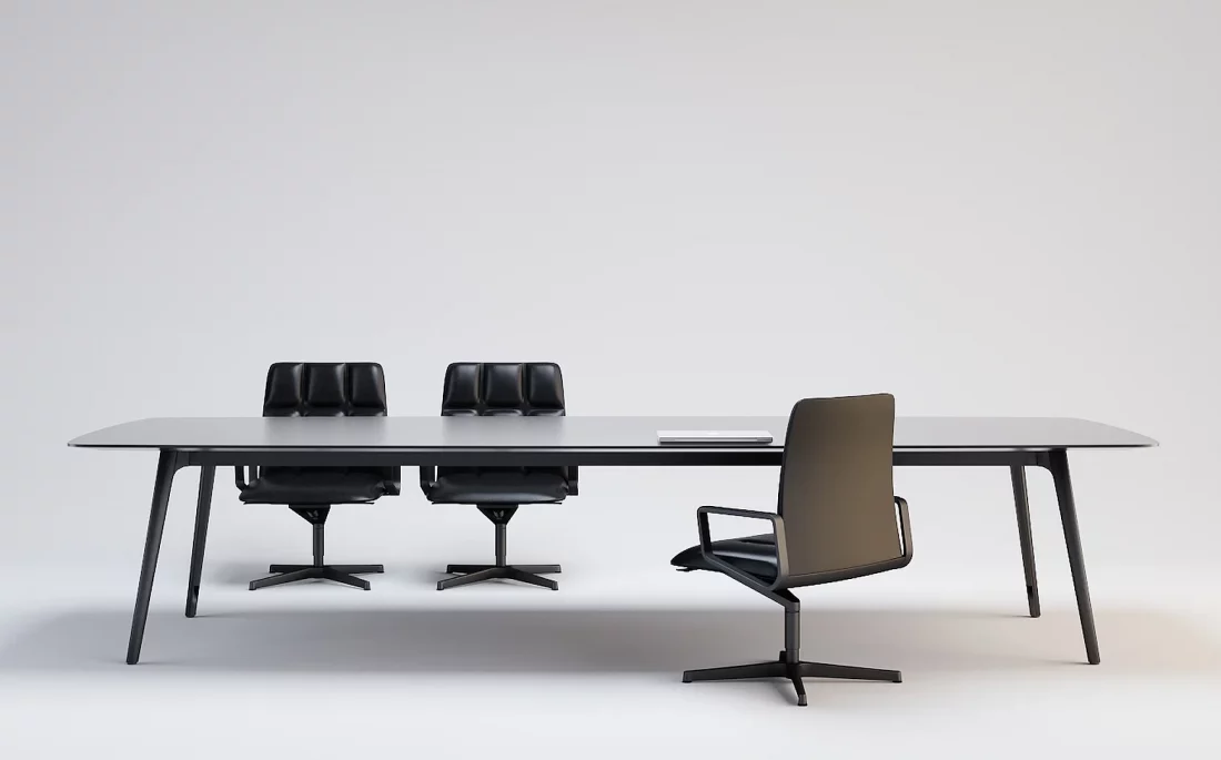 Photorealistische 3D-Produktvisualisierung eines modernen, minimalistischen Konferenztisches mit eleganten, schwarzen Bürostühlen vor einem neutralen, hellen Hintergrund